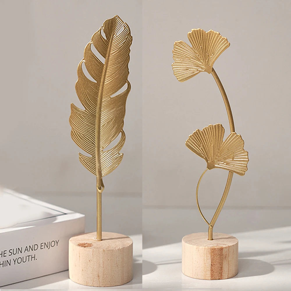 Escultura Folha de Ginkgo Dourada