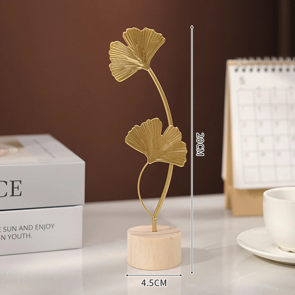 Escultura Folha de Ginkgo Dourada