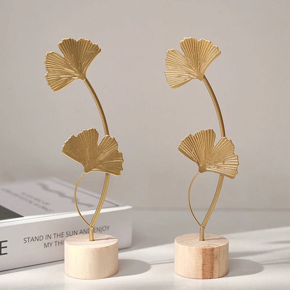 Escultura Folha de Ginkgo Dourada